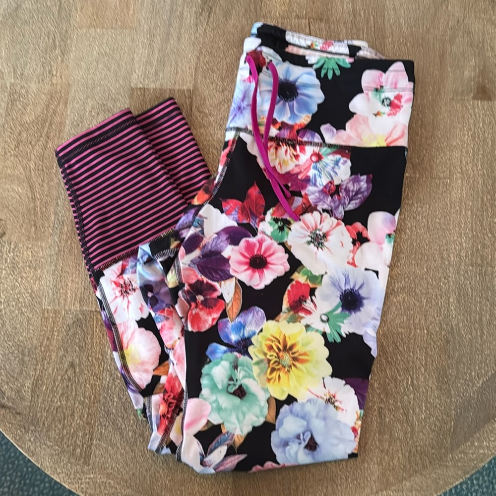 Old navy active , go dry floral leggings